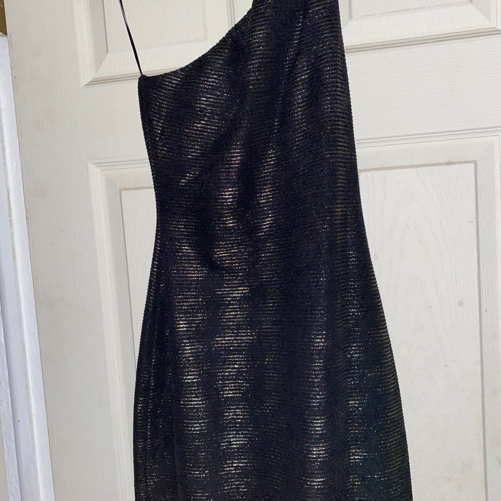 Dresse - Picture 2 of 3